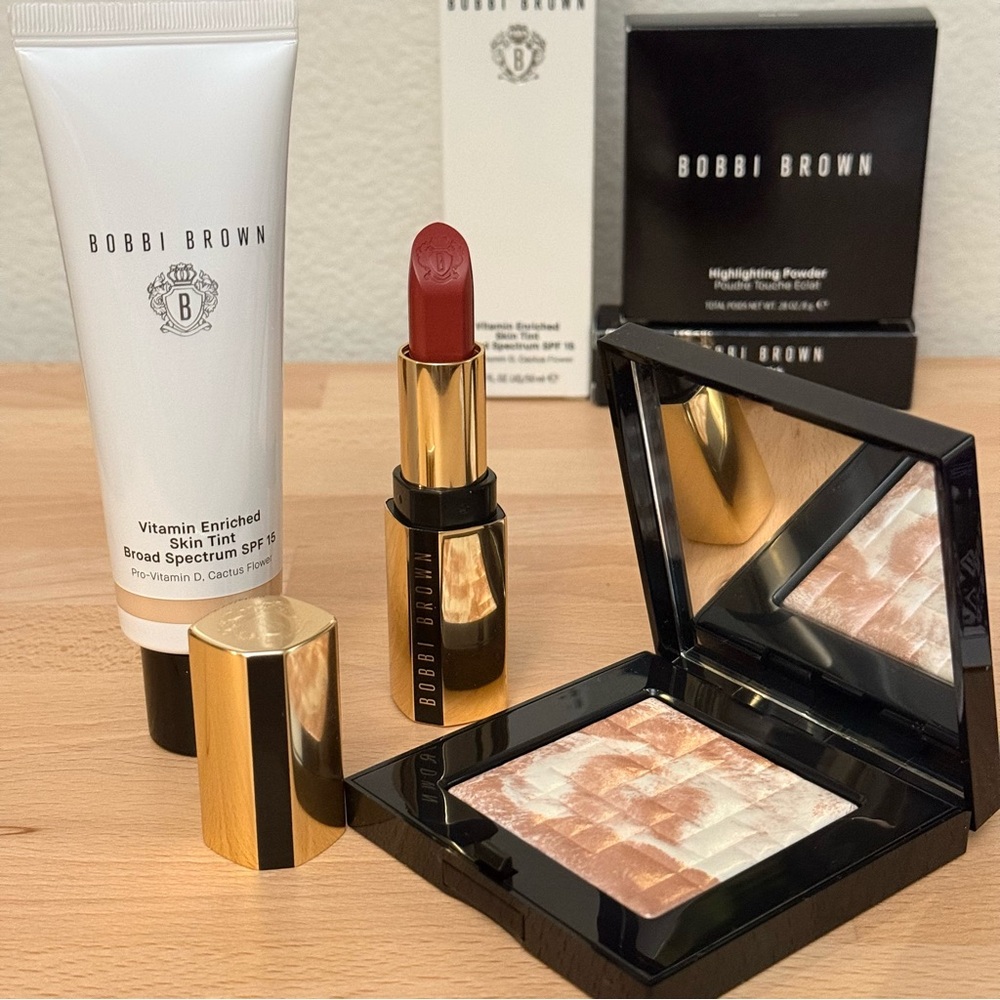 Bobbi Brown Skin Tint Fair 2 + Pink Glow Highlight + Claret 04 Lip Set